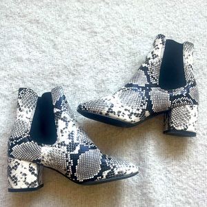Neutral booties -snake print